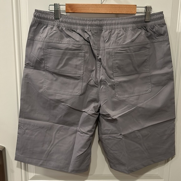 💛NWOT men’s stretch waist grey shorts - Picture 4 of 5